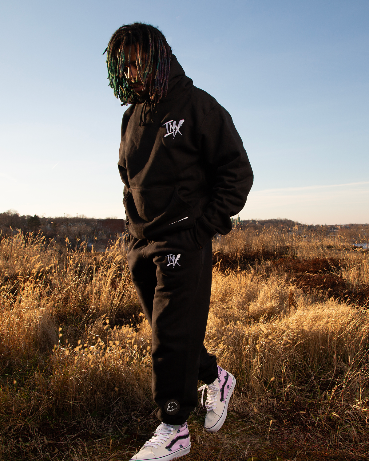 HOODIES & SWEATPANTS